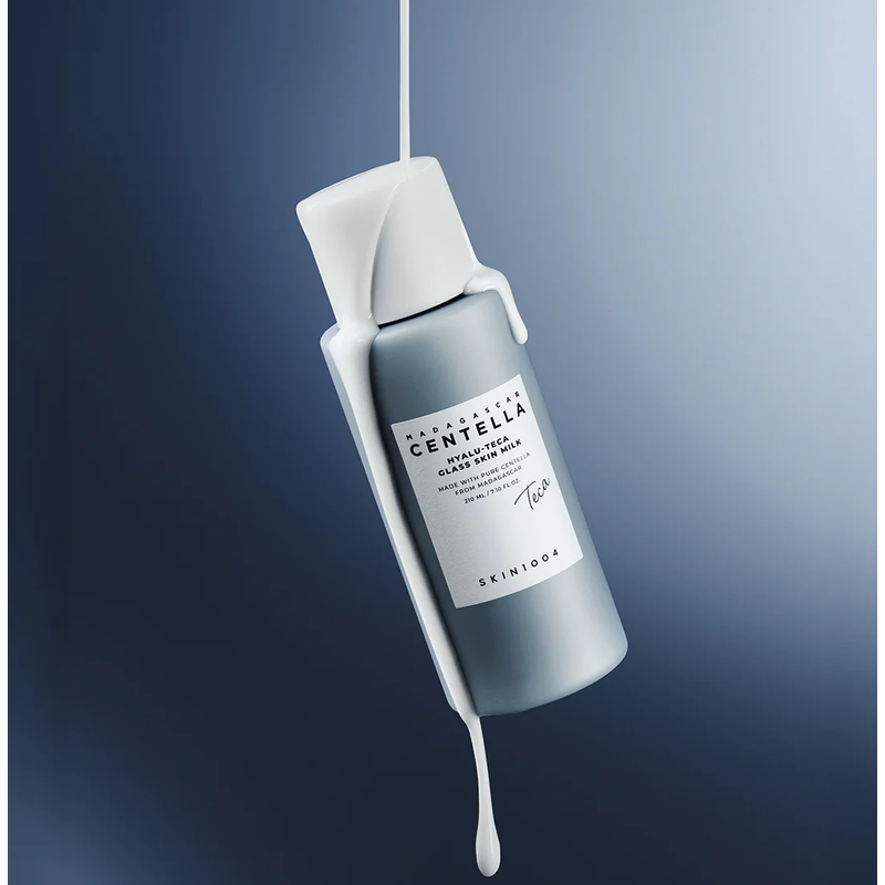 Зволожуючий відновлюючий молочний тонер SKIN1004 Madagascar Centella Hyalu-Teca Glass Skin Milk Toner 210 мл