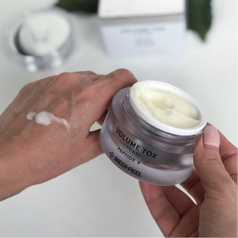Омолоджуючий крем для обличчя з пептидами Medi-Peel Volume TOX Cream Peptide 9, 50g